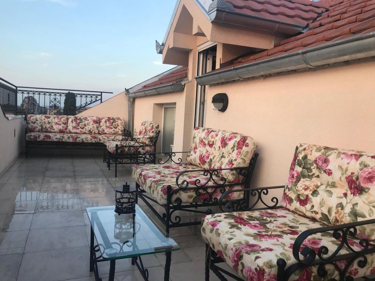 New And Nice Apartments Kragujevac Bagian luar foto