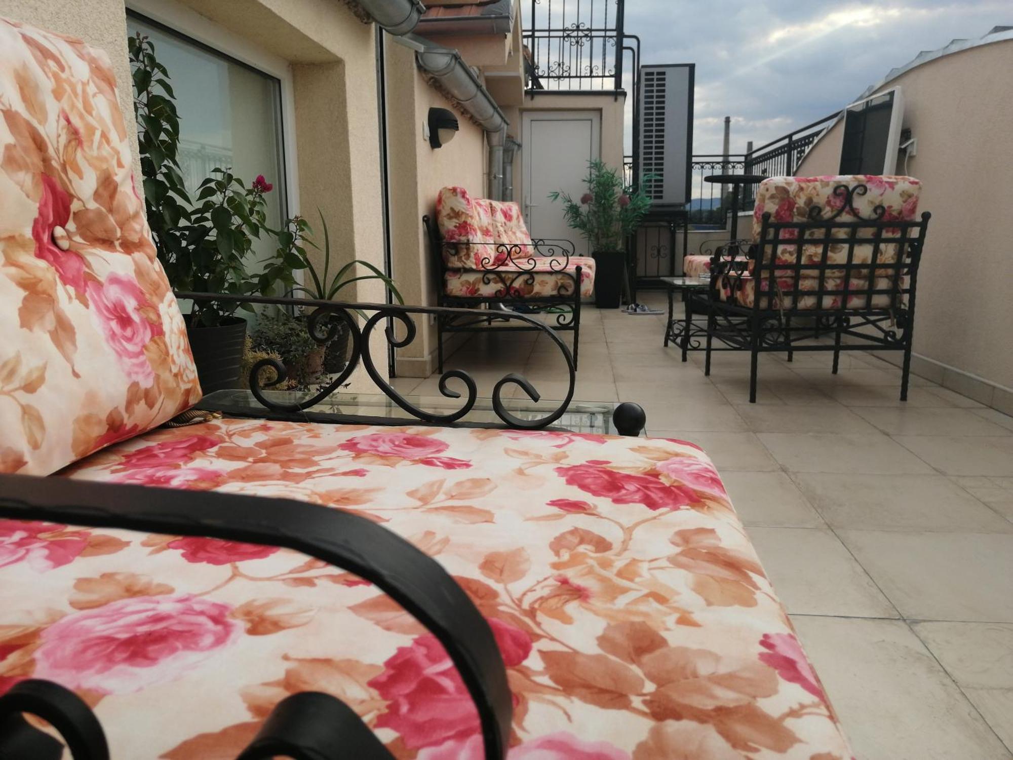New And Nice Apartments Kragujevac Bagian luar foto